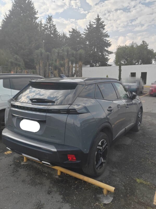 Peugeot 2008 1.2 turbo, Tela,  Aut. GT 2025